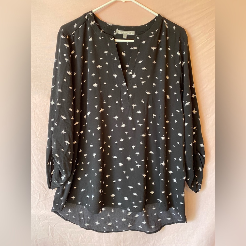 Danielrainn black blouse with 3/4 length sleeves. Pretty dandelion print